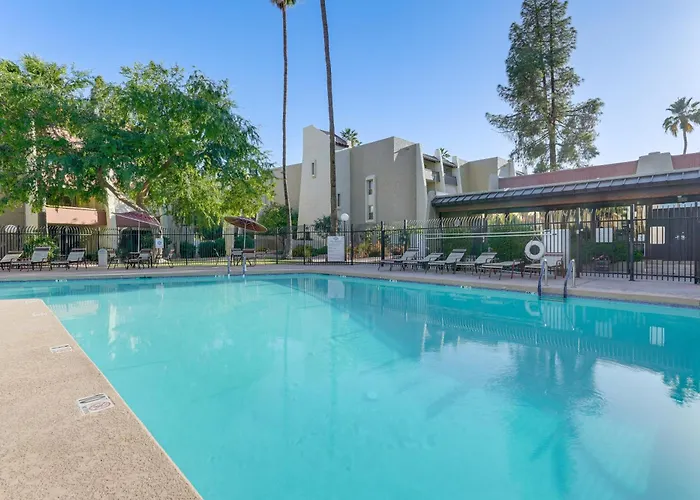 < 1 Mi To Old Town: W/ Balcony Holiday home *