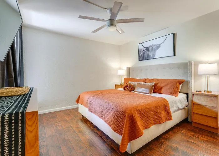 < 1 Mi To Old Town: W/ Balcony * Scottsdale