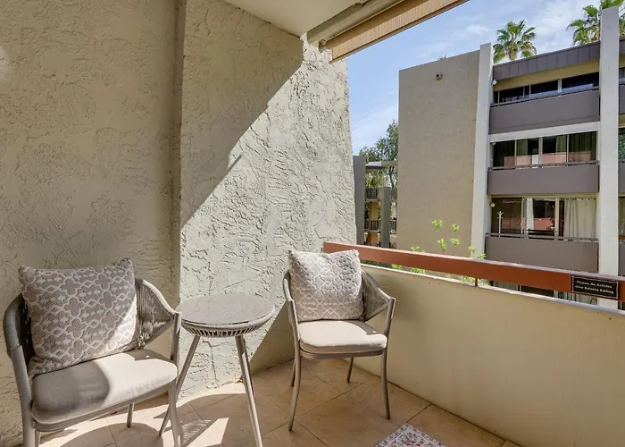< 1 Mi To Old Town: W/ Balcony Holiday home Scottsdale