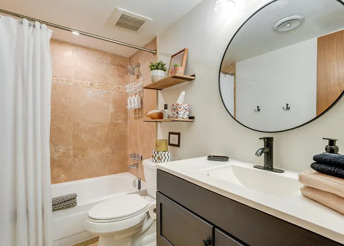Holiday home < 1 Mi To Old Town: W/ Balcony Scottsdale